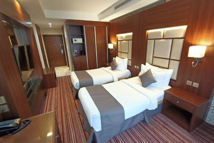 Room 28 of 61