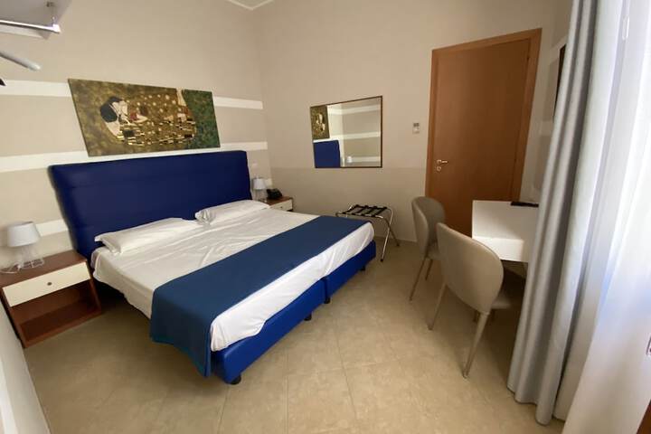 Room 14 of 39