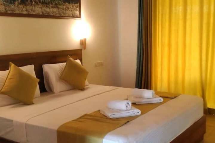 Room 2 of 6