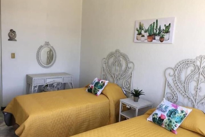 Room 2 of 36