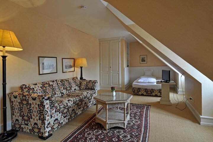 Room 20 of 37
