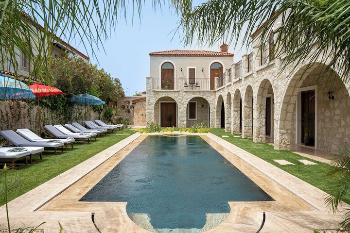 Pool 22 of 36