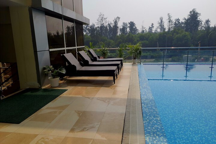 Pool 50 of 71