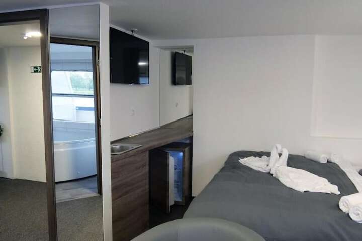 Room 36 of 167