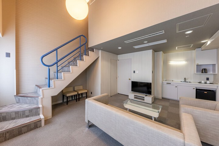 Room 15 of 50