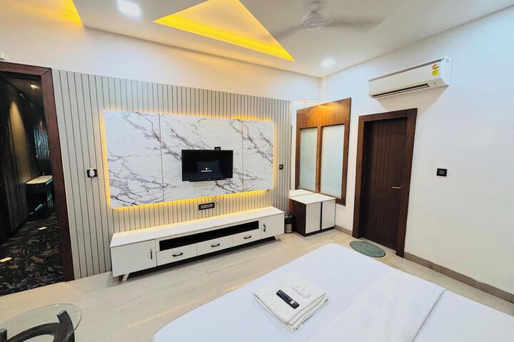 Room 7 of 20
