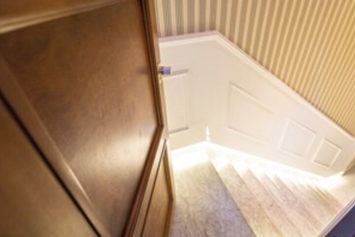 Room 34 of 37