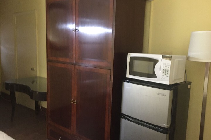 Room 14 of 24