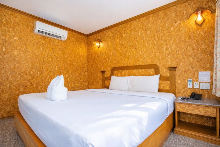 Room 7 of 42