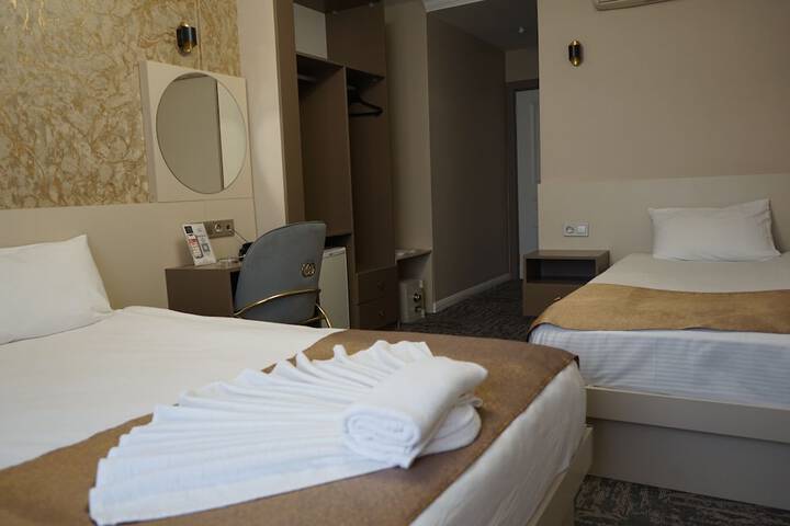 Room 12 of 32