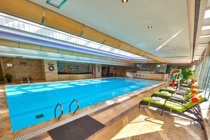 Pool Hotel
