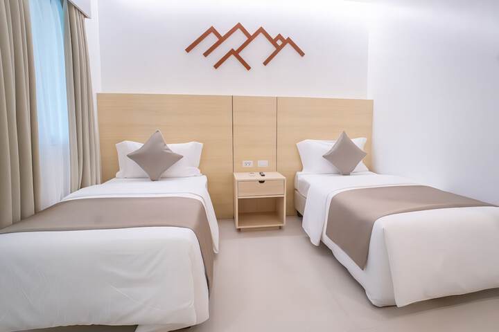 Room 28 of 61