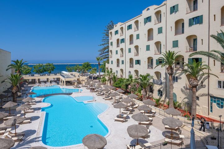 Pools & Facilities