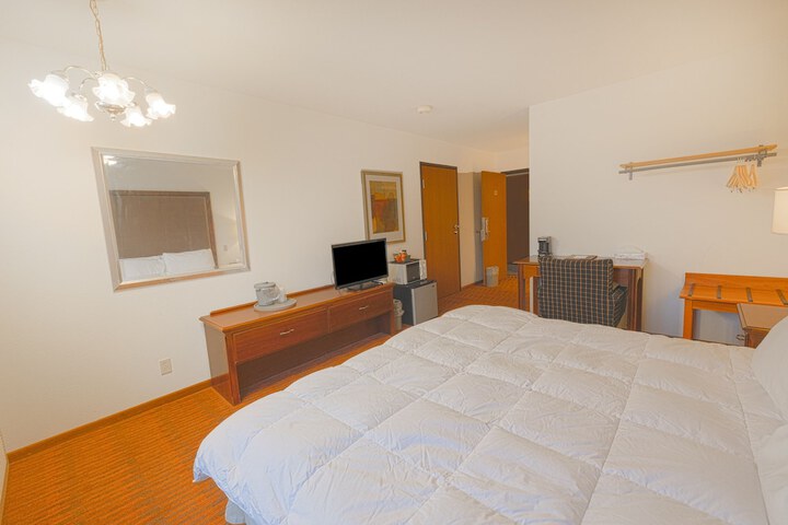 1 King Bed (18 of 22)