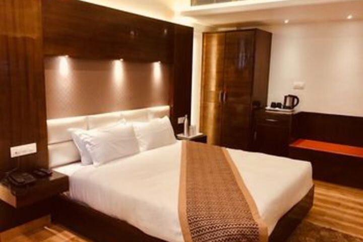 Room 8 of 41
