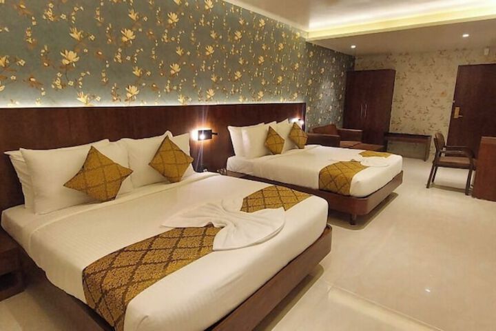 Room 7 of 28