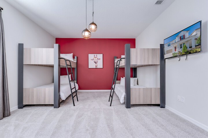 Room 26 of 84