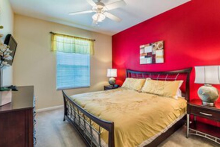 Room 37 of 43