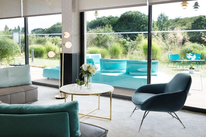 Entrance & Lobby