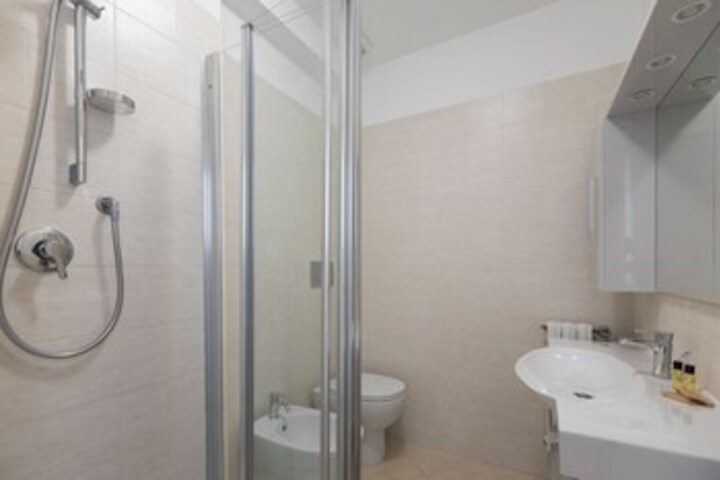Room 3 of 22