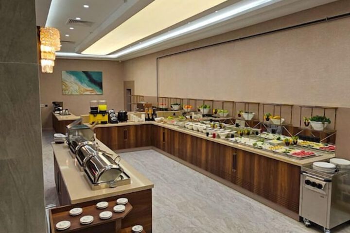 Dining 46 of 76