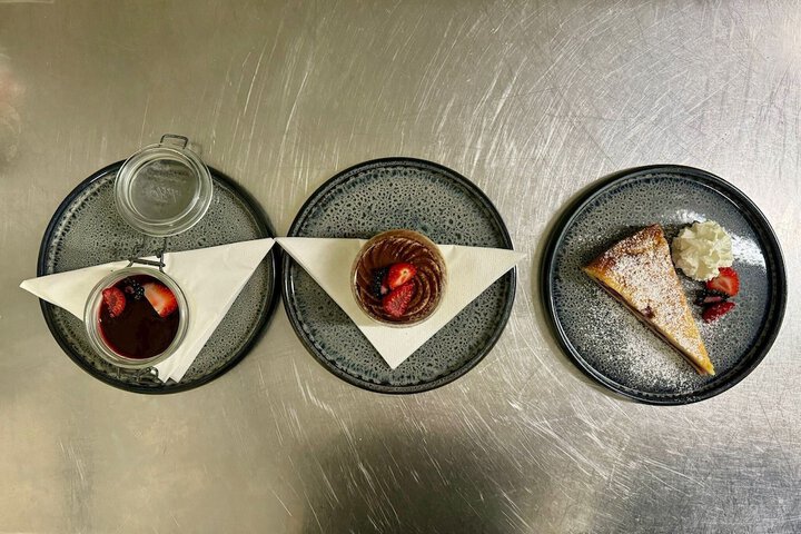 Dining 52 of 92