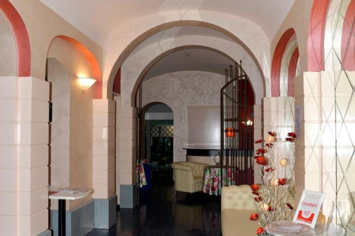 Guest Lobby
