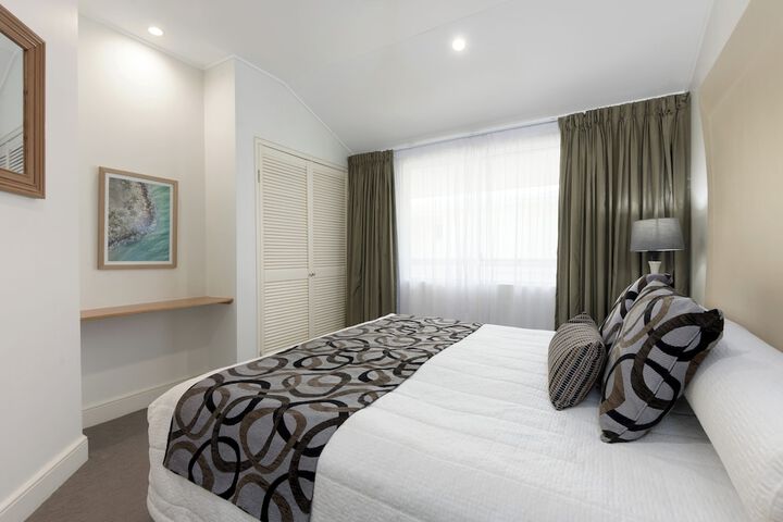 Room 10 of 74
