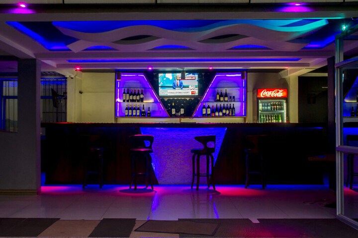 Lounge 41 of 45