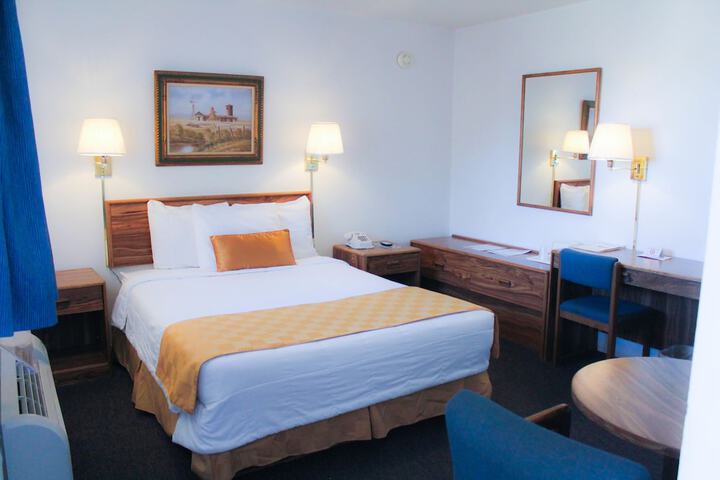 Room 2 of 40