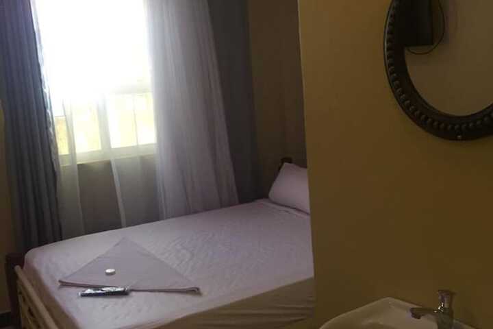 Room 5 of 25