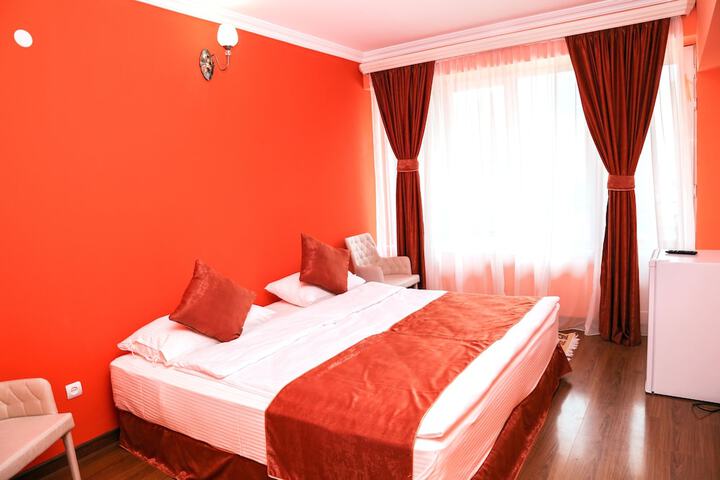 Room 2 of 48