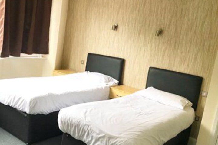 Room 7 of 19