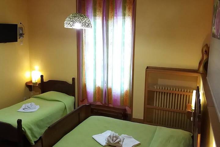 Room 14 of 28