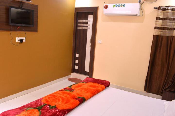 Room 1 of 6