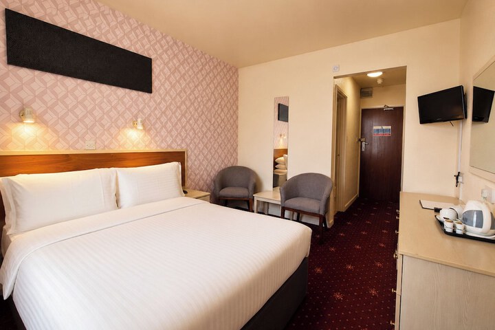 Room 14 of 40