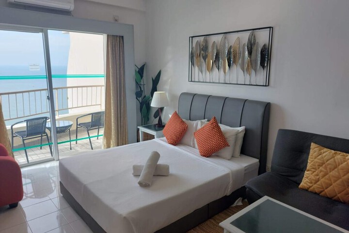 Room 51 of 650