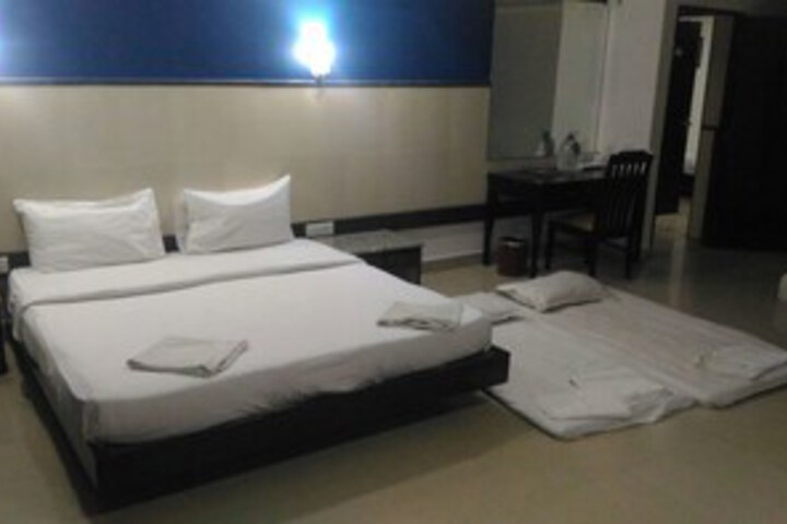 Room 18 of 33