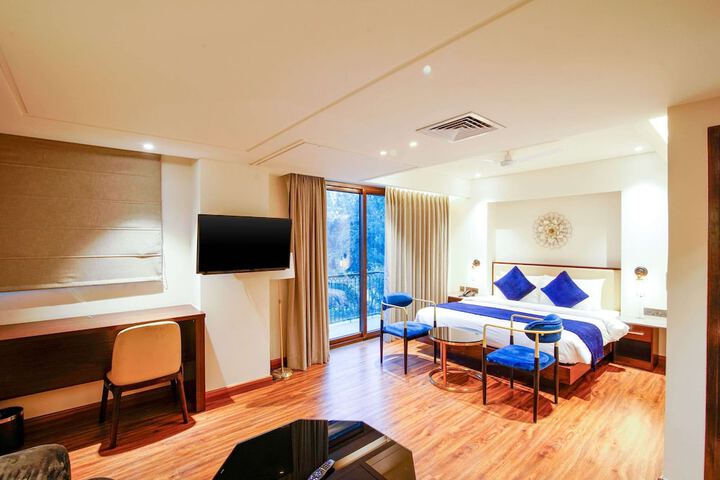 Room 18 of 30
