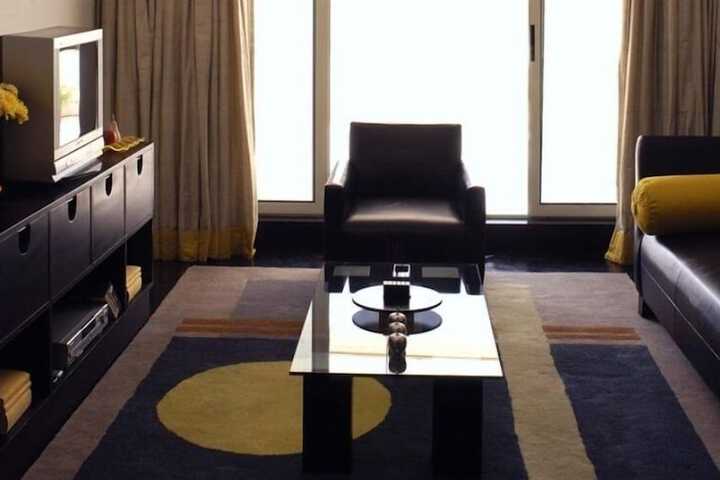 Room 18 of 60