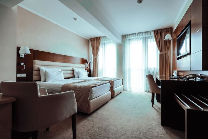 Room 72 of 93