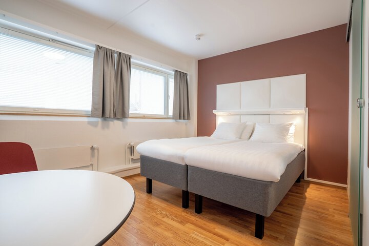 Room 15 of 40
