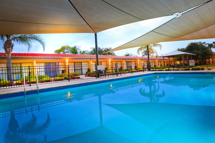 Pool 93 of 121