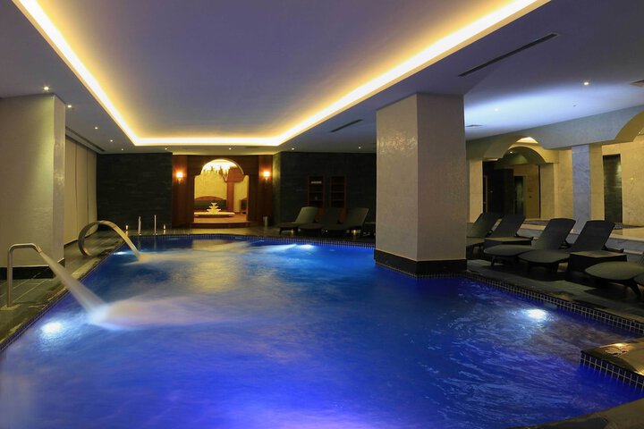 Hotel Pool