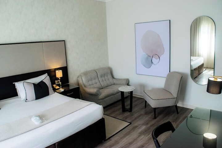 Room 33 of 93