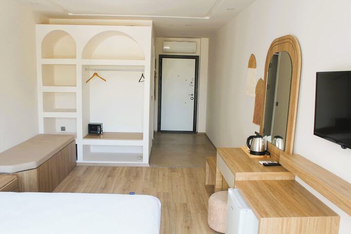 Room 19 of 80
