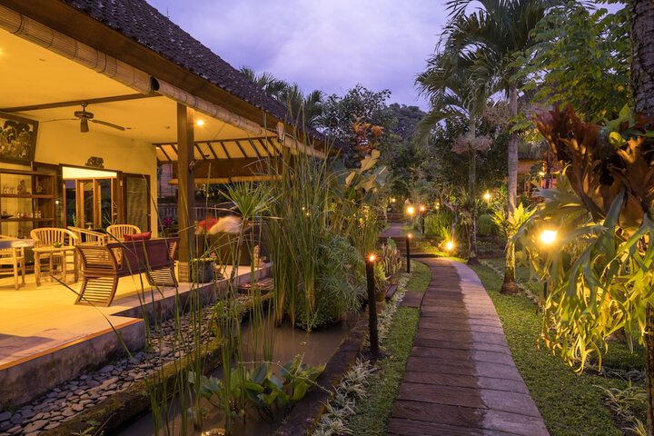 Hotel Exterior 63 of 72