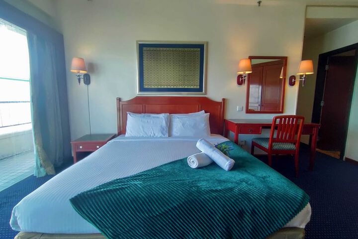 Room 59 of 650