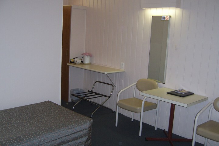 Room 16 of 87
