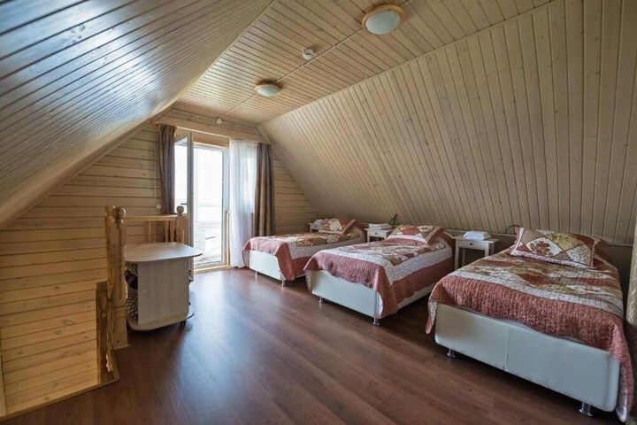 Room 2 of 52